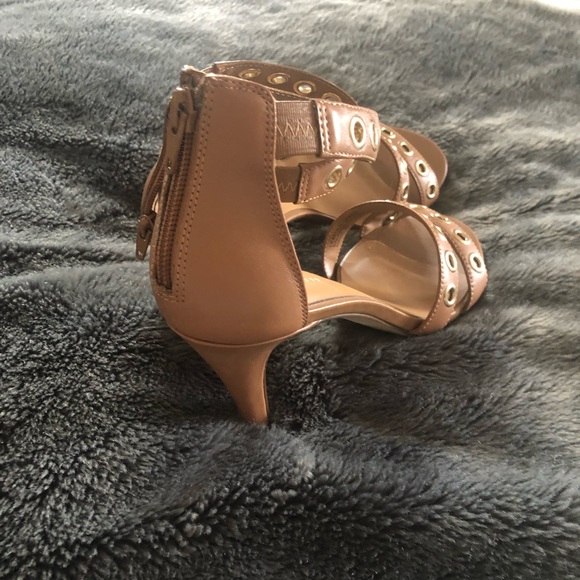 NEW Le Chateau Leather Heels size 38 - Picture 5 of 7